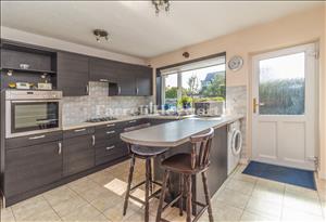 Kitchen image 3