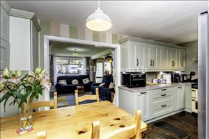 Kitchen dining room