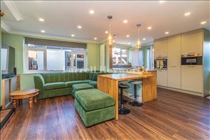 Kitchen Family Room