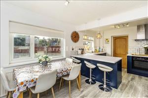 Kitchen dining room