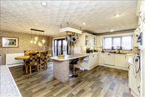 Kitchen Dining room