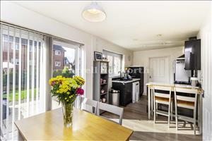 Kitchen dining room