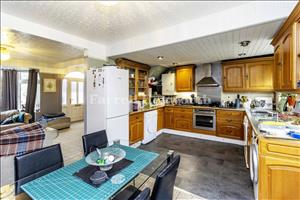 Kitchen dining room