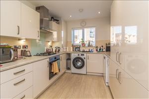 Kitchen image 3